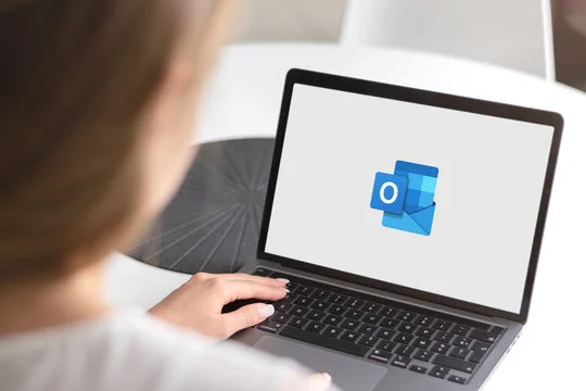 how to recall an email in outlook​