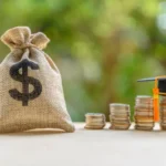 what is the main benefit of taking out a federal student loan instead of a private loan?