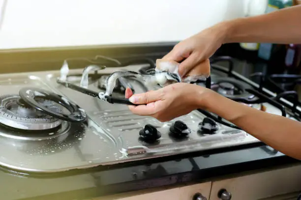 How to Clean a Gas Stove Top Naturally – Get Sparkling Results in 30 Minutes